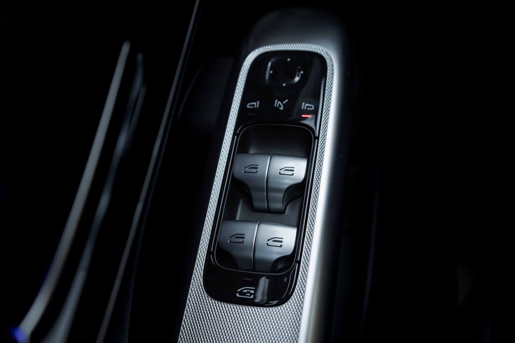 2026 Mercedes-Benz GLC 300 4MATIC in Kamloops, British Columbia - 12 - w1024h768px