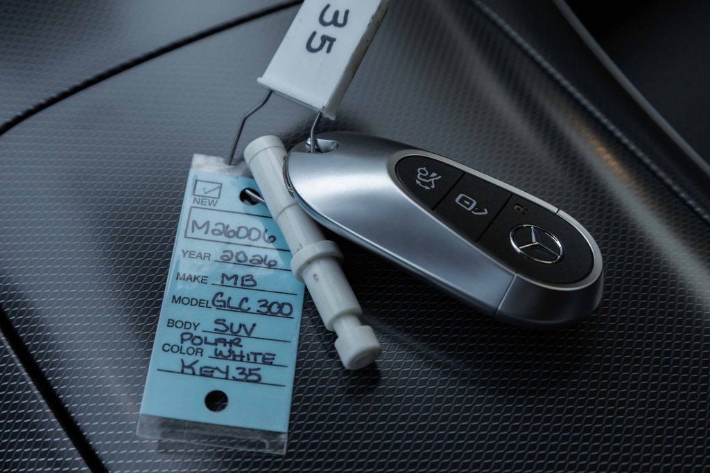 2026 Mercedes-Benz GLC 300 4MATIC in Kamloops, British Columbia - 18 - w1024h768px