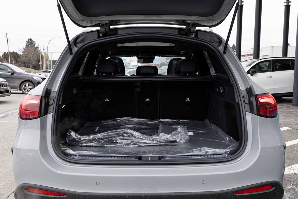 2026 Mercedes-Benz GLC 300 4MATIC in Kamloops, British Columbia - 5 - w1024h768px