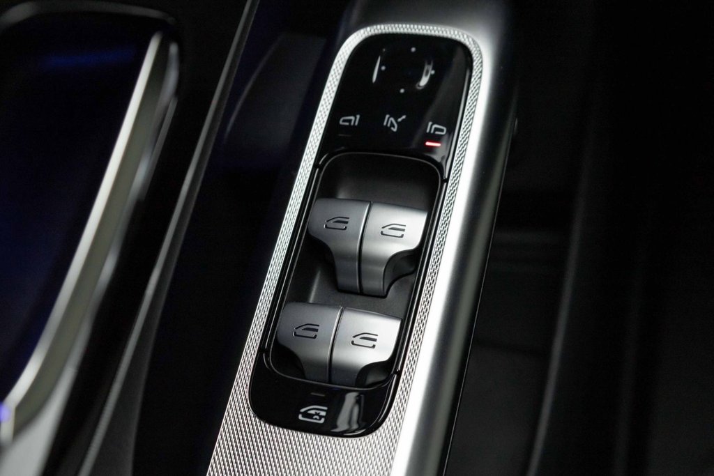 2026 Mercedes-Benz GLC 300 4MATIC in Kamloops, British Columbia - 12 - w1024h768px