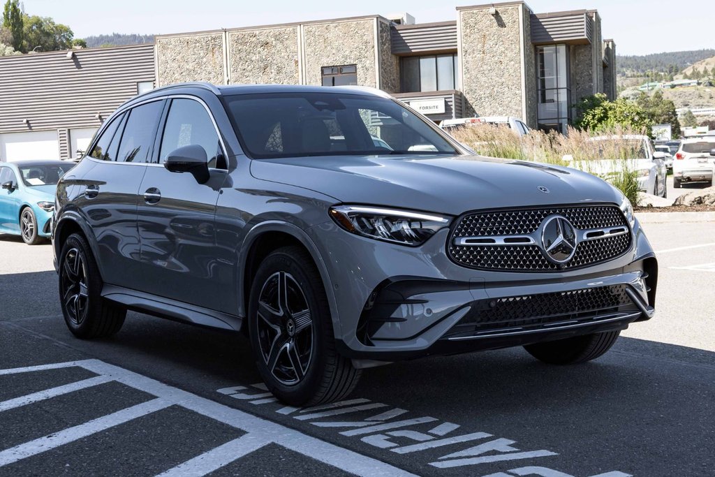 2026 Mercedes-Benz GLC 300 4MATIC SUV in Kamloops, British Columbia - 3 - w1024h768px