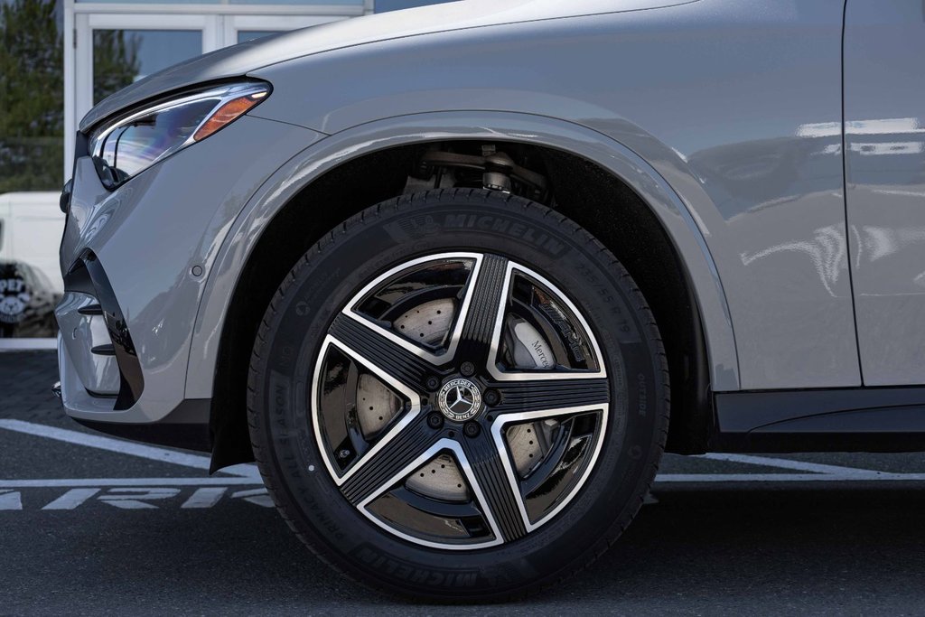 2026 Mercedes-Benz GLC 300 4MATIC SUV in Kamloops, British Columbia - 7 - w1024h768px