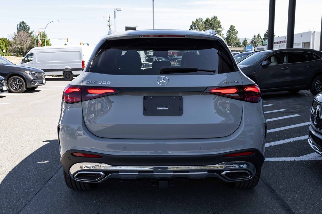 2026 Mercedes-Benz GLC 300 4MATIC SUV in Kamloops, British Columbia - 4 - w1024h768px