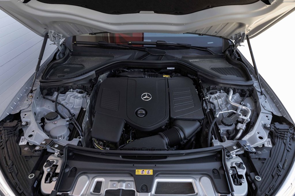 2026 Mercedes-Benz GLC 300 4MATIC SUV in Kamloops, British Columbia - 8 - w1024h768px