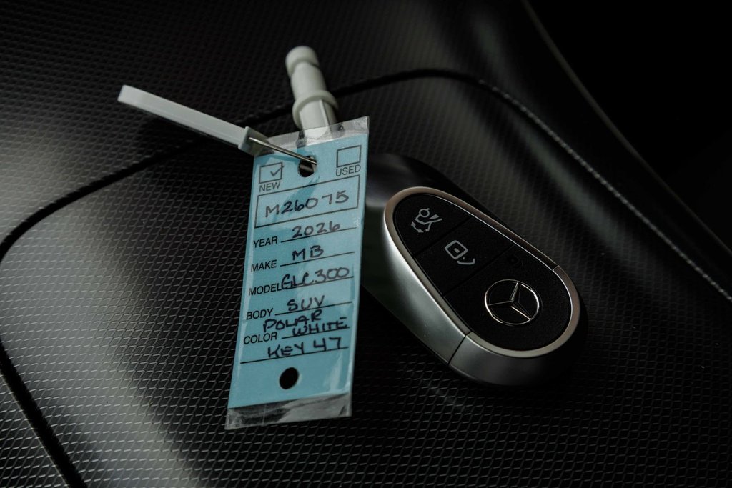 2026 Mercedes-Benz GLC 300 4MATIC SUV in Kamloops, British Columbia - 23 - w1024h768px