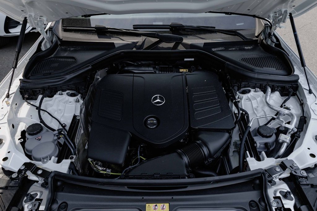 2026 Mercedes-Benz GLC 300 4MATIC SUV in Kamloops, British Columbia - 8 - w1024h768px