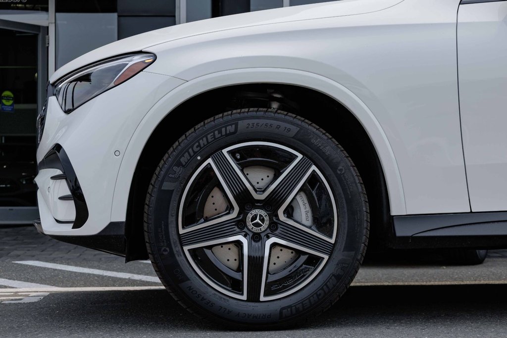 2026 Mercedes-Benz GLC 300 4MATIC SUV in Kamloops, British Columbia - 7 - w1024h768px