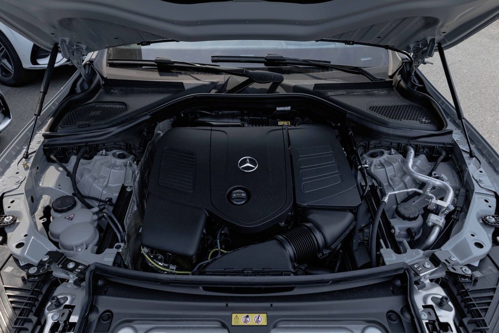 2026 Mercedes-Benz GLC 300 4MATIC SUV in Kamloops, British Columbia - 8 - w1024h768px