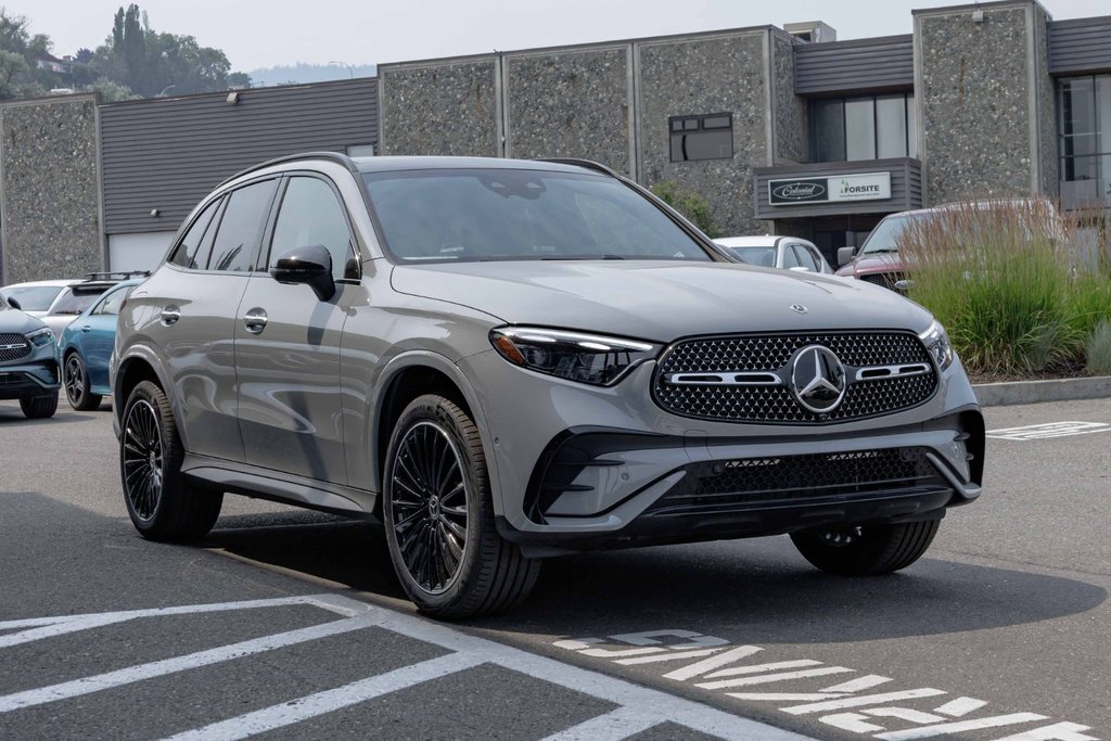 2026 Mercedes-Benz GLC 300 4MATIC SUV in Kamloops, British Columbia - 3 - w1024h768px