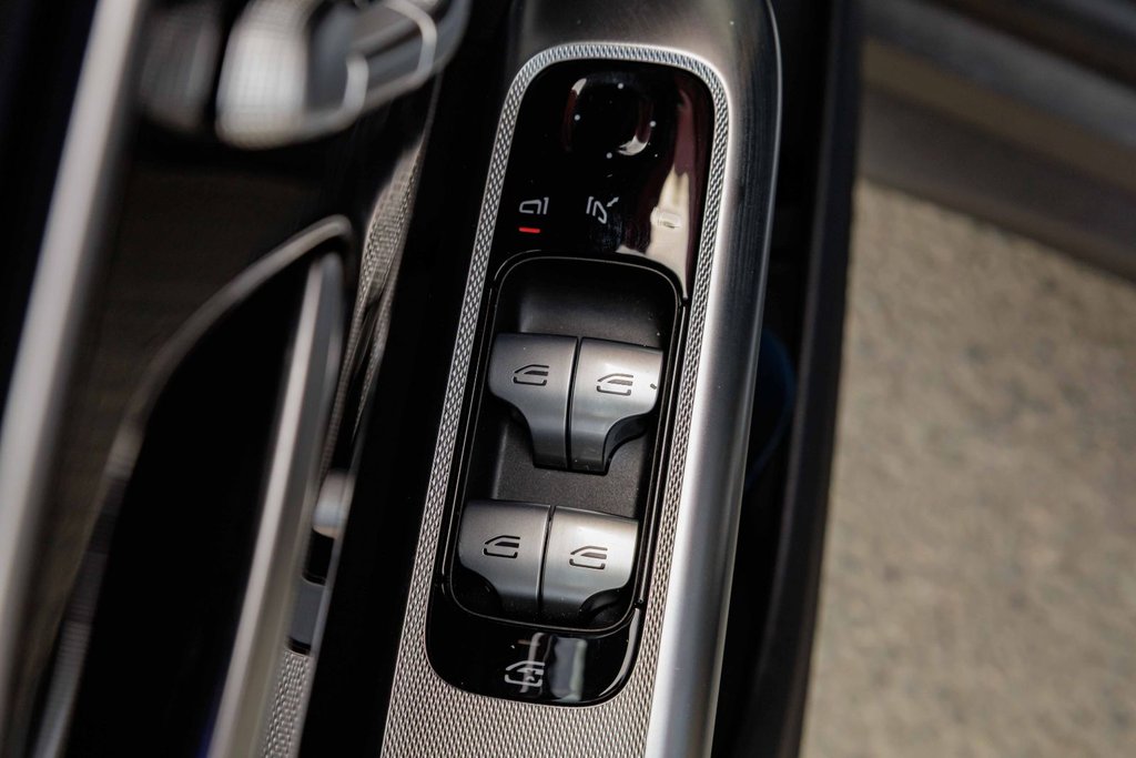 2026 Mercedes-Benz GLC 300 4MATIC SUV in Kamloops, British Columbia - 14 - w1024h768px