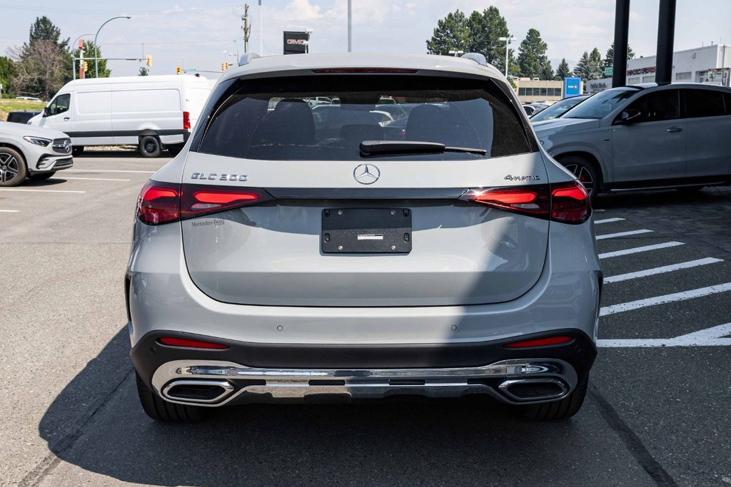 2026 Mercedes-Benz GLC 300 4MATIC SUV in Kamloops, British Columbia - 4 - w1024h768px