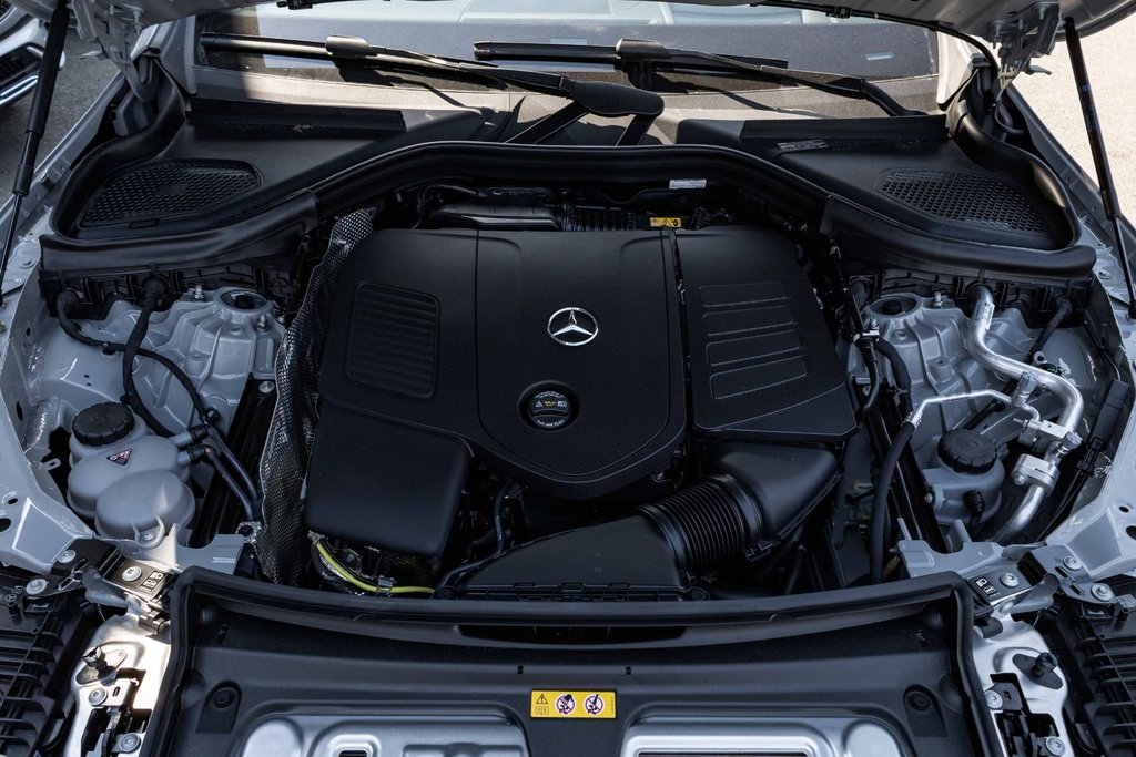 2026 Mercedes-Benz GLC 300 4MATIC SUV in Kamloops, British Columbia - 8 - w1024h768px