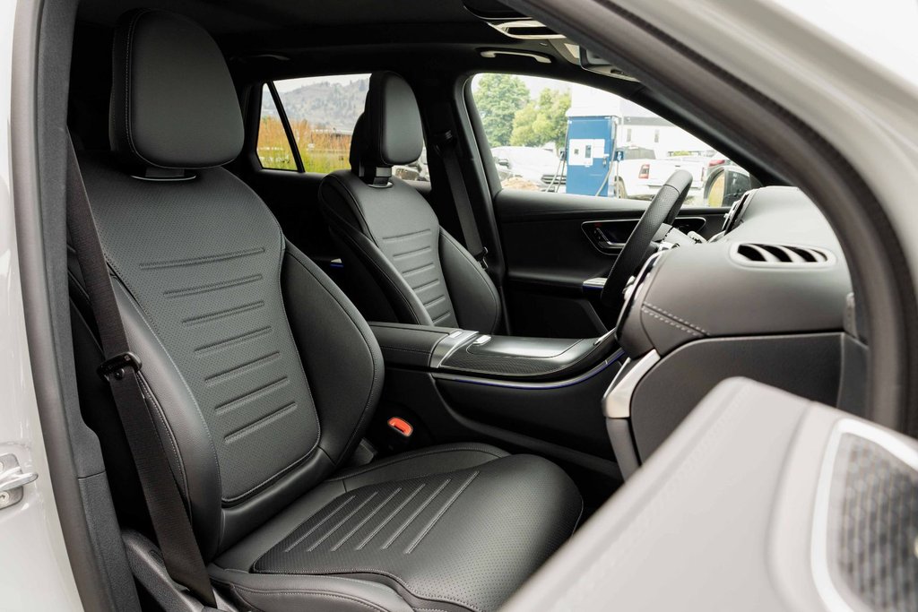 2026 Mercedes-Benz GLC 350e 4MATIC SUV in Kamloops, British Columbia - 21 - w1024h768px