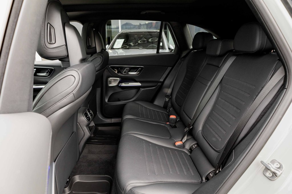 2026 Mercedes-Benz GLC 350e 4MATIC SUV in Kamloops, British Columbia - 23 - w1024h768px