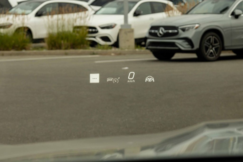 2026 Mercedes-Benz GLC 350e 4MATIC SUV in Kamloops, British Columbia - 17 - w1024h768px