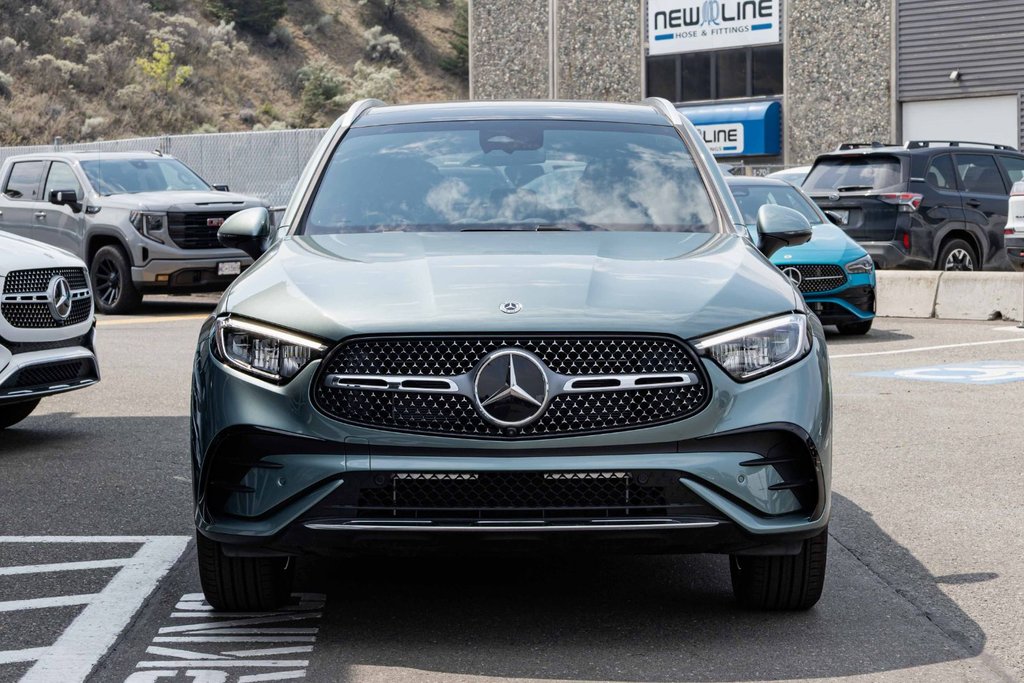2026 Mercedes-Benz GLC 300 4MATIC SUV in Kamloops, British Columbia - 2 - w1024h768px