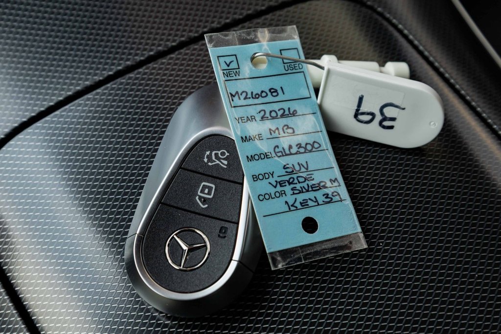2026 Mercedes-Benz GLC 300 4MATIC SUV in Kamloops, British Columbia - 23 - w1024h768px