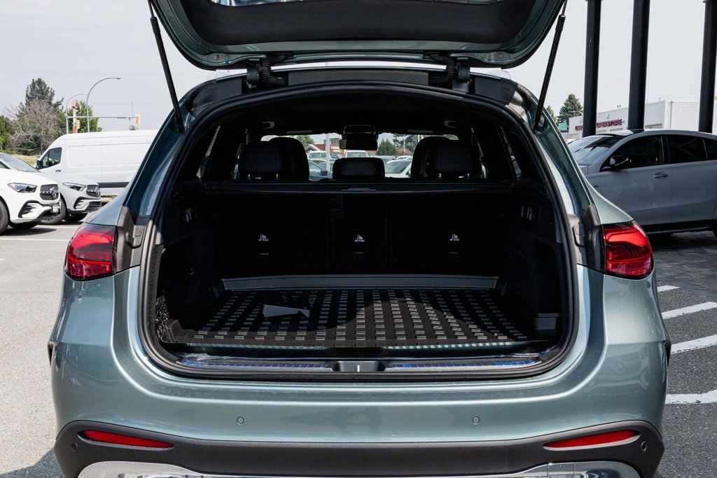 2026 Mercedes-Benz GLC 300 4MATIC SUV in Kamloops, British Columbia - 5 - w1024h768px