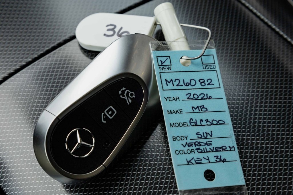 2026 Mercedes-Benz GLC 300 4MATIC SUV in Kamloops, British Columbia - 23 - w1024h768px