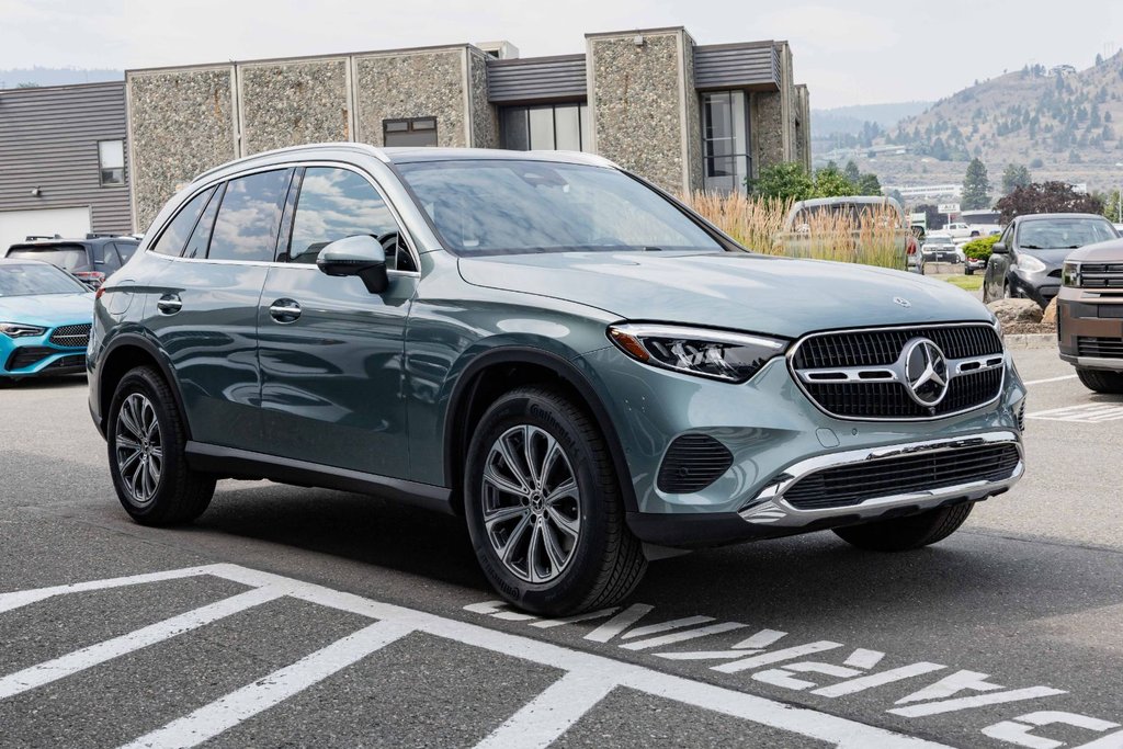2026 Mercedes-Benz GLC 300 4MATIC SUV in Kamloops, British Columbia - 3 - w1024h768px