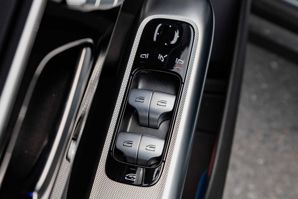 2026 Mercedes-Benz GLC 300 4MATIC SUV in Kamloops, British Columbia - 12 - w1024h768px