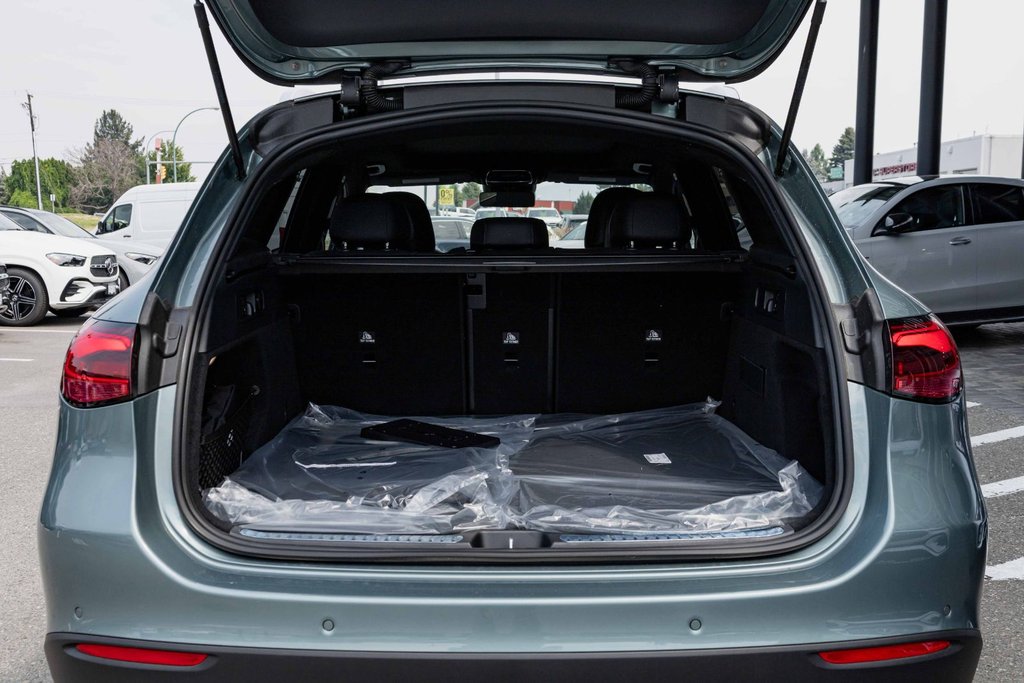 2026 Mercedes-Benz GLC 300 4MATIC SUV in Kamloops, British Columbia - 5 - w1024h768px