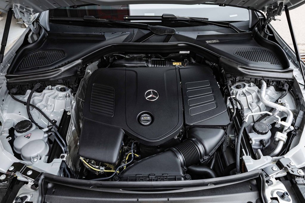 2026 Mercedes-Benz GLC 300 4MATIC SUV in Kamloops, British Columbia - 8 - w1024h768px