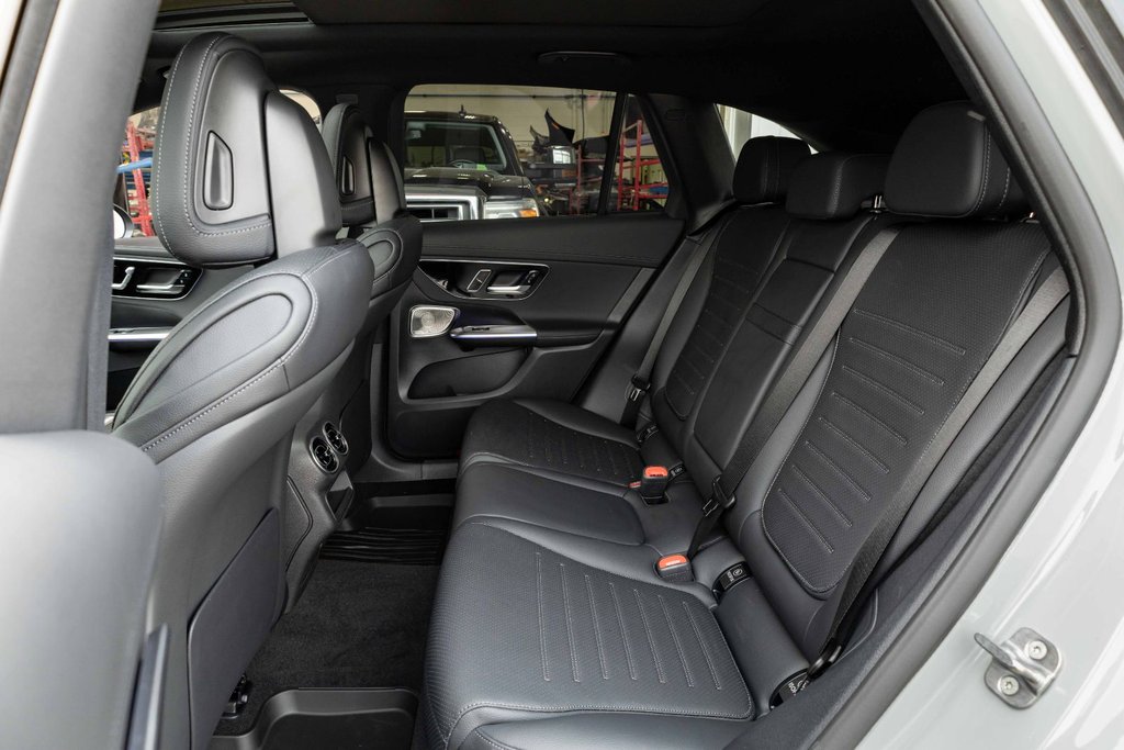 2026 Mercedes-Benz GLC 300 4MATIC SUV in Kamloops, British Columbia - 21 - w1024h768px