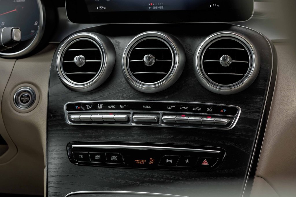 2021 Mercedes-Benz GLC300 4MATIC SUV in Kamloops, British Columbia - 16 - w1024h768px