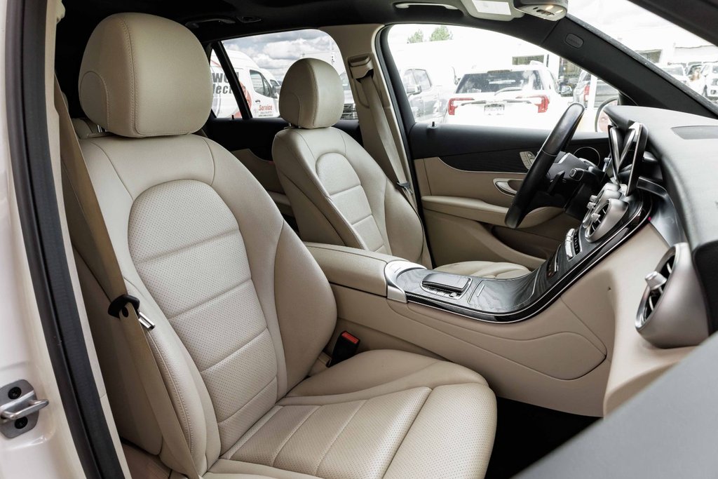 2021 Mercedes-Benz GLC300 4MATIC SUV in Kamloops, British Columbia - 19 - w1024h768px