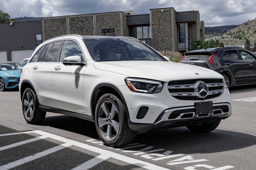 2021 Mercedes-Benz GLC300 4MATIC SUV in Kamloops, British Columbia - 3 - w1024h768px