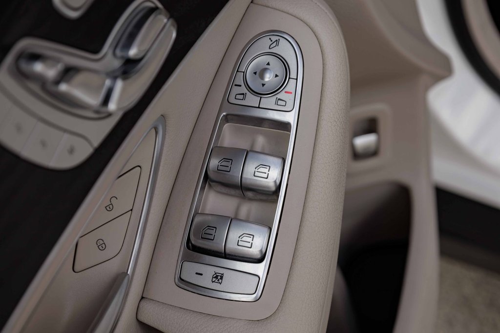 2021 Mercedes-Benz GLC300 4MATIC SUV in Kamloops, British Columbia - 12 - w1024h768px