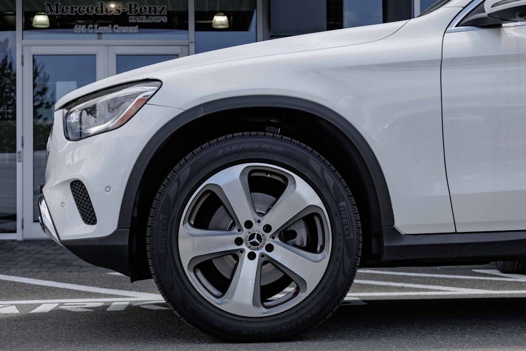 2021 Mercedes-Benz GLC300 4MATIC SUV in Kamloops, British Columbia - 7 - w1024h768px