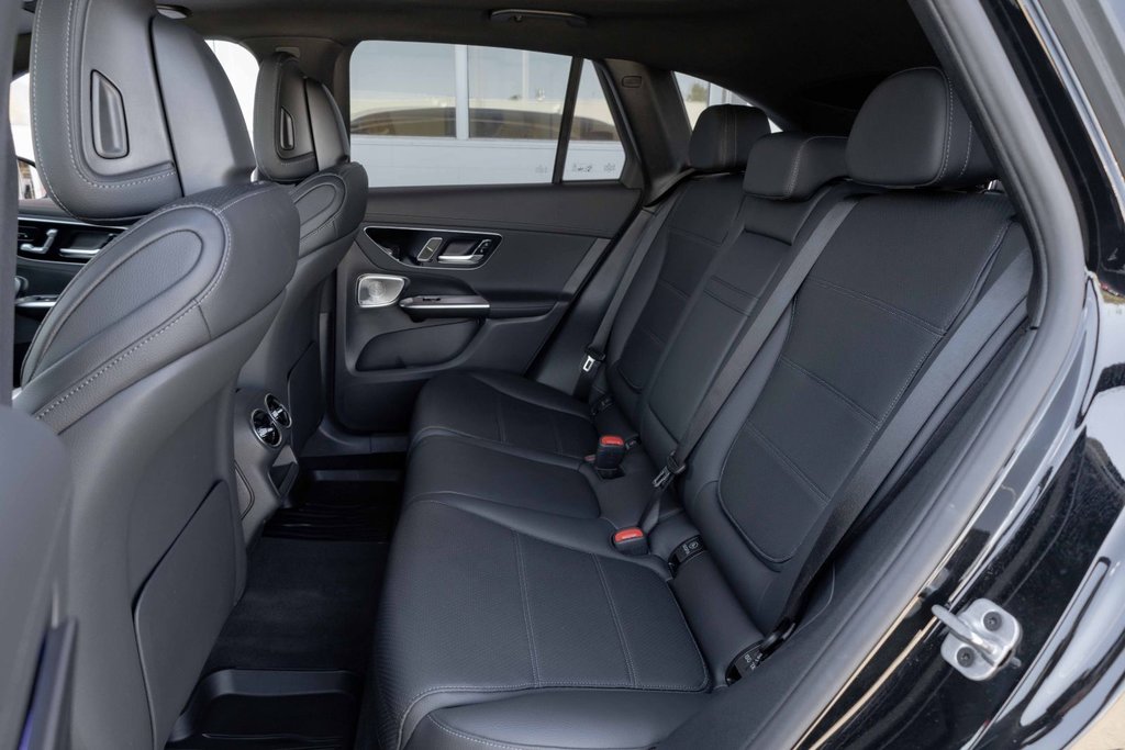 2024 Mercedes-Benz GLC300 4MATIC SUV in Kamloops, British Columbia - 18 - w1024h768px