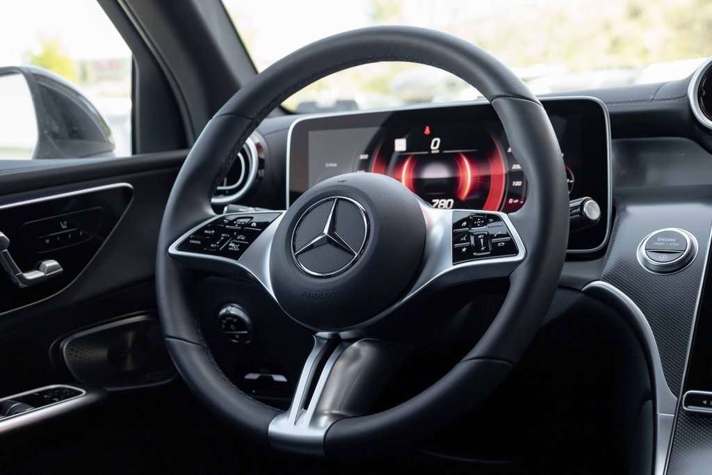 2024 Mercedes-Benz GLC300 4MATIC SUV in Kamloops, British Columbia - 13 - w1024h768px