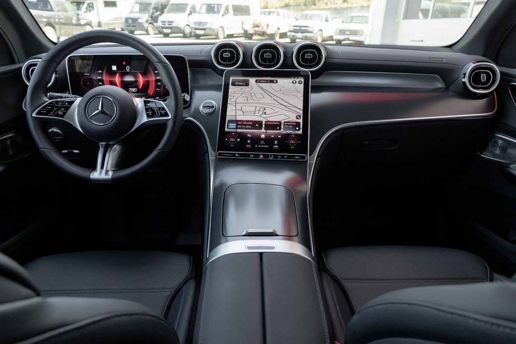 2024 Mercedes-Benz GLC300 4MATIC SUV in Kamloops, British Columbia - 17 - w1024h768px