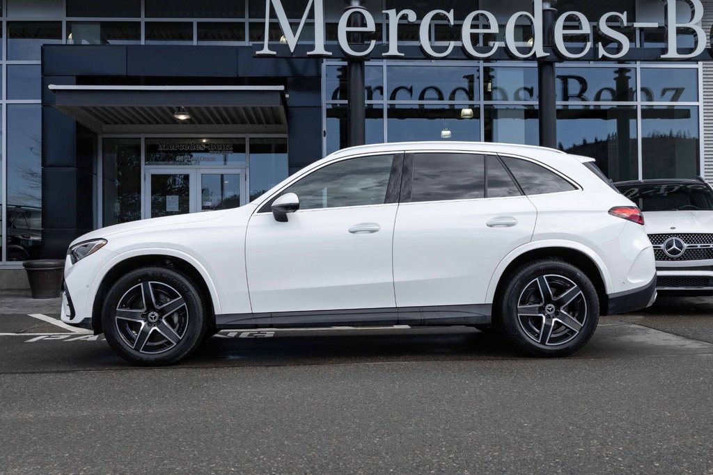 2025 Mercedes-Benz GLC300 4MATIC SUV in Kamloops, British Columbia - 6 - w1024h768px