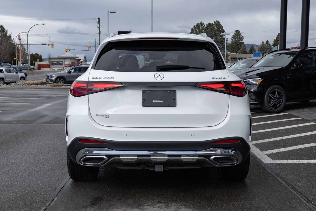 2025 Mercedes-Benz GLC300 4MATIC SUV in Kamloops, British Columbia - 4 - w1024h768px