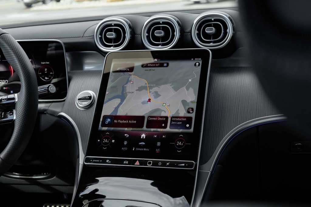 2025 Mercedes-Benz GLC300 4MATIC SUV in Kamloops, British Columbia - 15 - w1024h768px