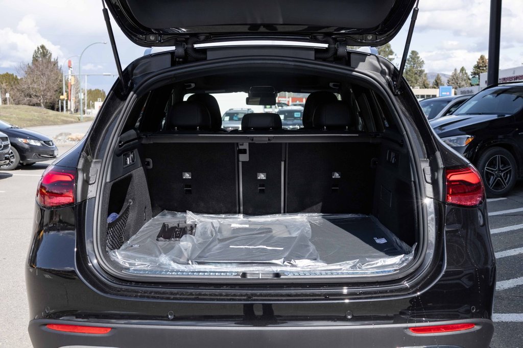 2025 Mercedes-Benz GLC300 4MATIC SUV in Kamloops, British Columbia - 5 - w1024h768px