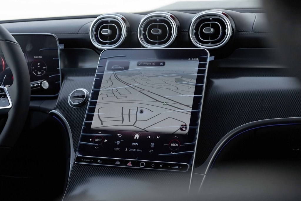 2025 Mercedes-Benz GLC300 4MATIC SUV in Kamloops, British Columbia - 14 - w1024h768px