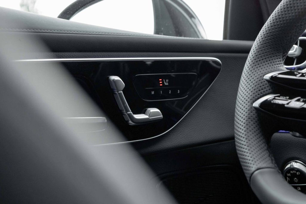 2025 Mercedes-Benz GLC300 4MATIC SUV in Kamloops, British Columbia - 11 - w1024h768px