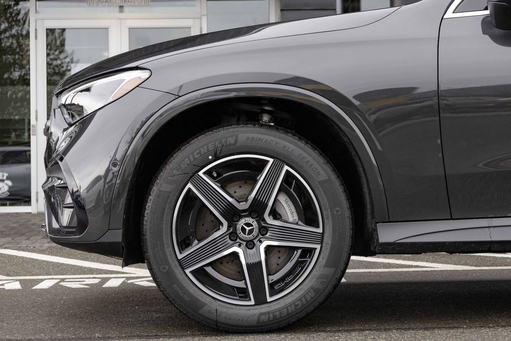 2025 Mercedes-Benz GLC300 4MATIC SUV in Kamloops, British Columbia - 7 - w1024h768px