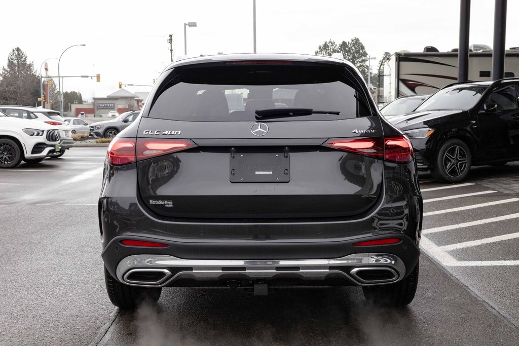 2025 Mercedes-Benz GLC300 4MATIC SUV in Kamloops, British Columbia - 4 - w1024h768px