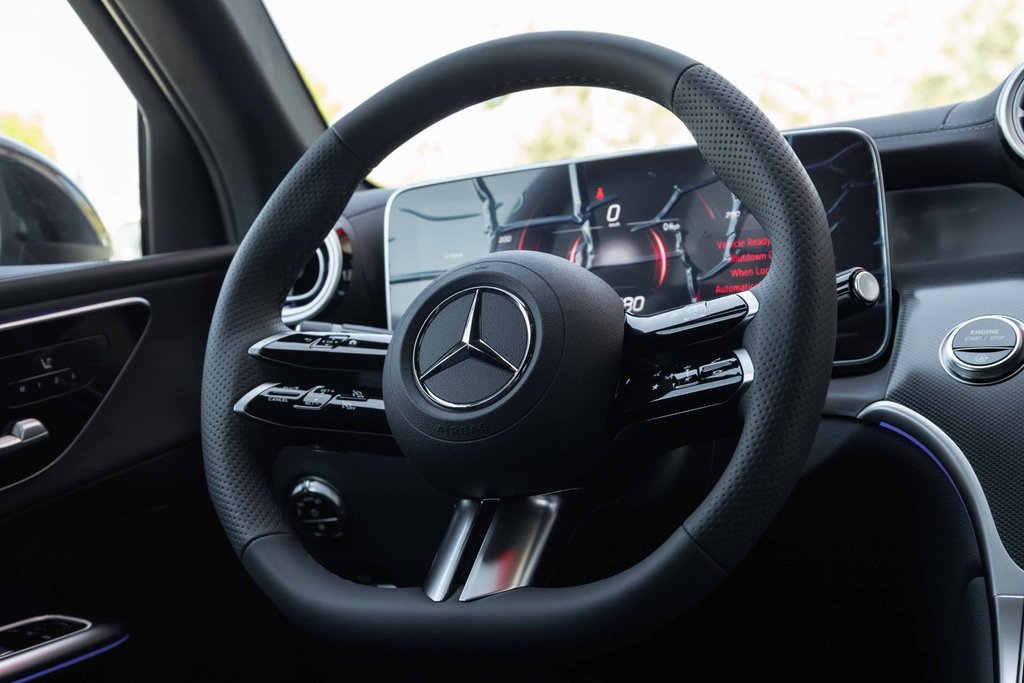 2025 Mercedes-Benz GLC300 4MATIC SUV in Kamloops, British Columbia - 13 - w1024h768px