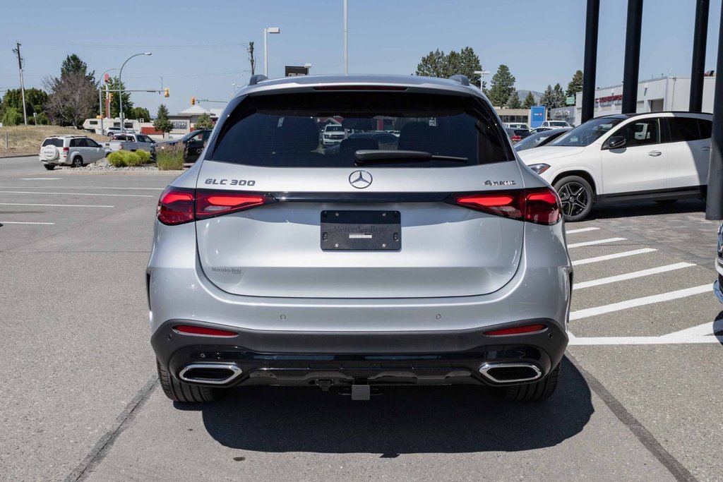 2025 Mercedes-Benz GLC300 4MATIC SUV in Kamloops, British Columbia - 4 - w1024h768px