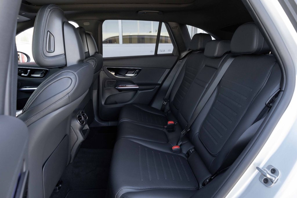 2025 Mercedes-Benz GLC300 4MATIC SUV in Kamloops, British Columbia - 17 - w1024h768px