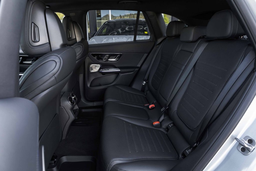 2026 Mercedes-Benz GLC300 in Kamloops, British Columbia - 18 - w1024h768px