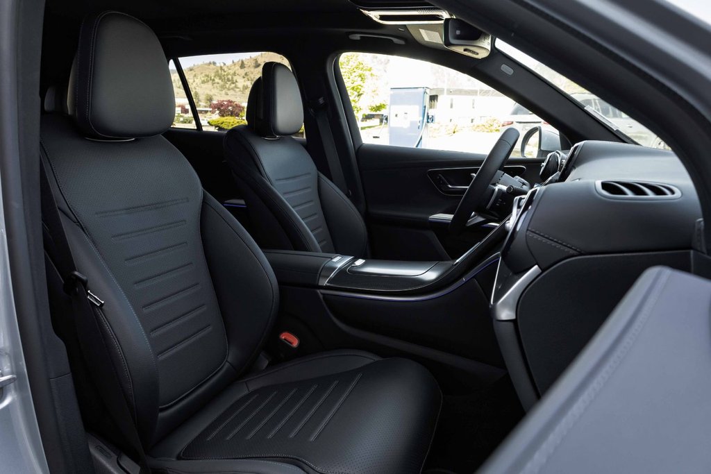 2026 Mercedes-Benz GLC300 in Kamloops, British Columbia - 9 - w1024h768px