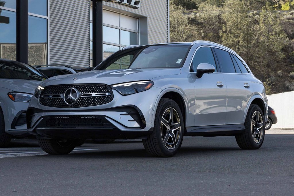 2026 Mercedes-Benz GLC300 in Kamloops, British Columbia - 1 - w1024h768px